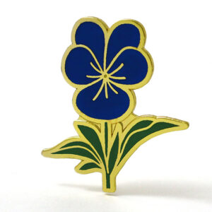 broche in de vorm van een viooltje, in de kleuren goud, blauw en groen