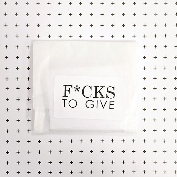 Zakje met fucks to give
